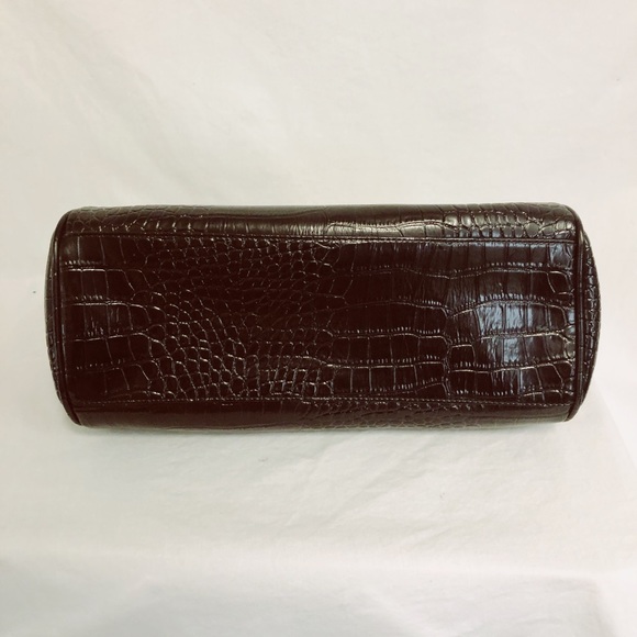 SOLD AT TREASURE MARTS MT DORA Vntg Black alligator print gold clutch bag purse - Picture 5 of 5